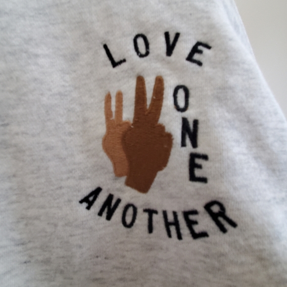 Love one another x Old Navy cropped sweatshirt XXL size, oversized - Picture 4 of 9